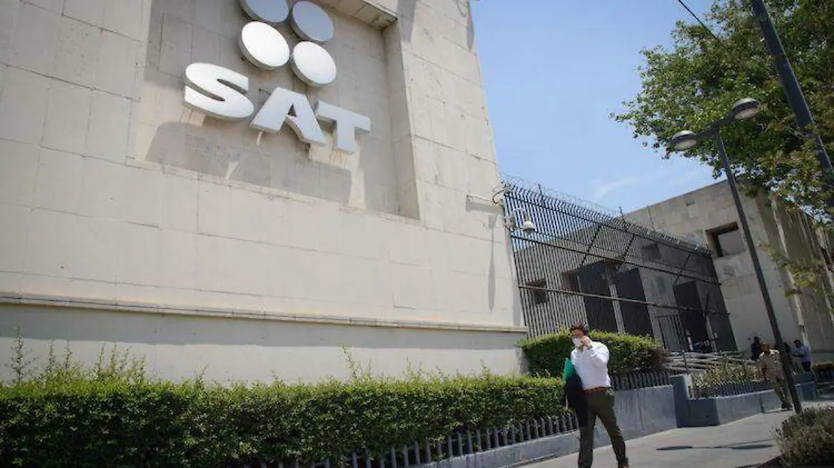 21 empresas a lista negra del SAT